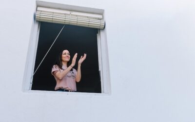 Ile kosztują okna z roletami zewnętrznymi i co wpływa na ich cenę?