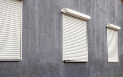 Rolety zewnętrzne ręczne czy elektryczne – które sprawdzą się w domu?