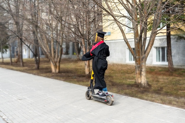 Czy hulajnoga elektryczna jak motor to dobry wybór na co dzień?