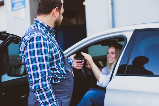 Ile zapłacę cła za samochód sprowadzony z zagranicy?
