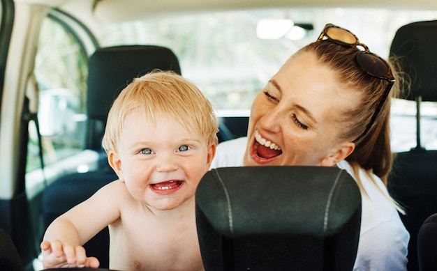 Jak wozić niemowlaka w samochodzie, by było bezpiecznie?