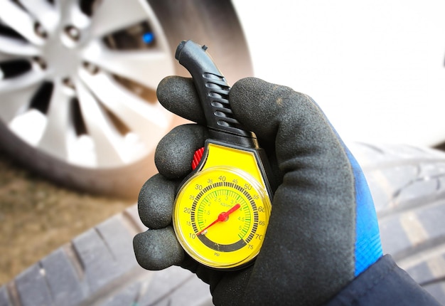 Jakie ciśnienie w oponach 245/40 r18 jest odpowiednie na co dzień?