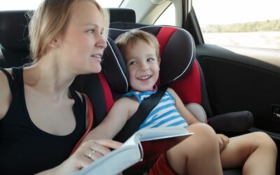 W czym przewozić dziecko w samochodzie, by zapewnić mu bezpieczeństwo?