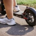 Jak odblokować skuter elektryczny zgodnie z przepisami?