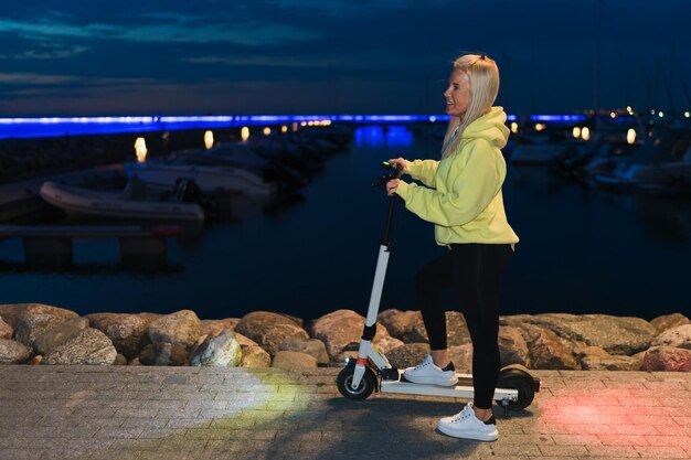 Jak uruchomić hulajnogę Blinkee w miejskiej dżungli?