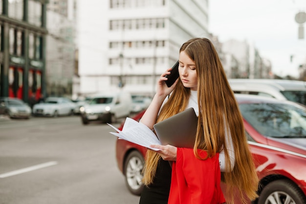 Jakie korzyści przynosi transport samochodowy w codziennych przewozach?