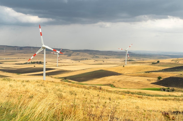 Ile prądu wytwarza elektrownia wiatrowa i od czego to zależy?