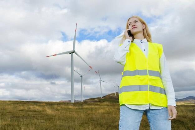 Jak wysokie są wiatraki w polskim krajobrazie?