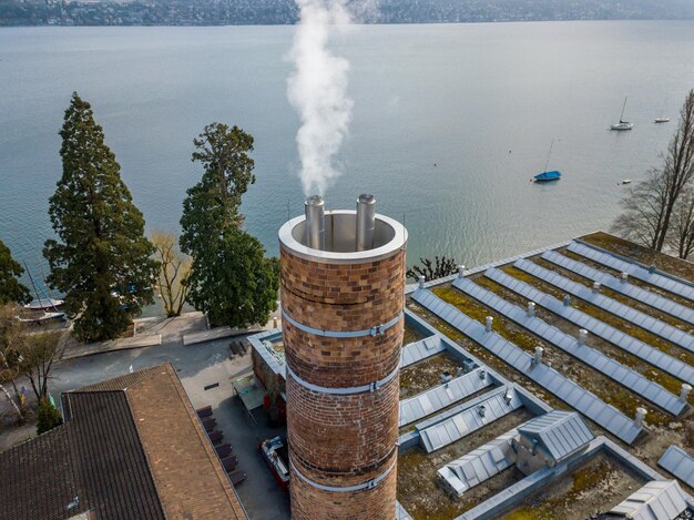 Jak zbudować małą elektrownię wodną na własnej działce?