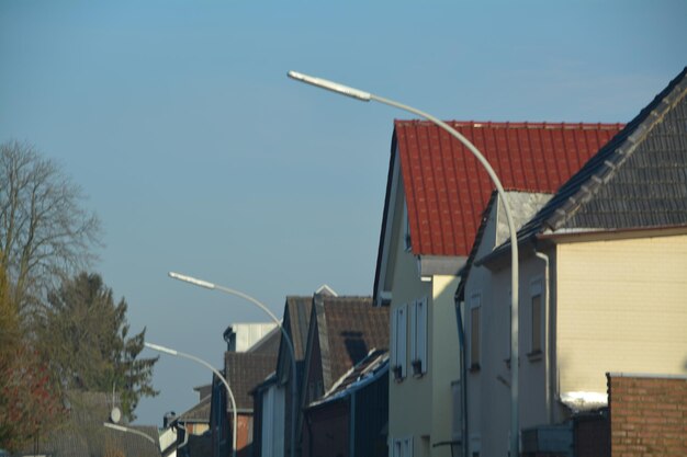 Jak zbudować przydomową elektrownię wiatrową na własnej posesji?