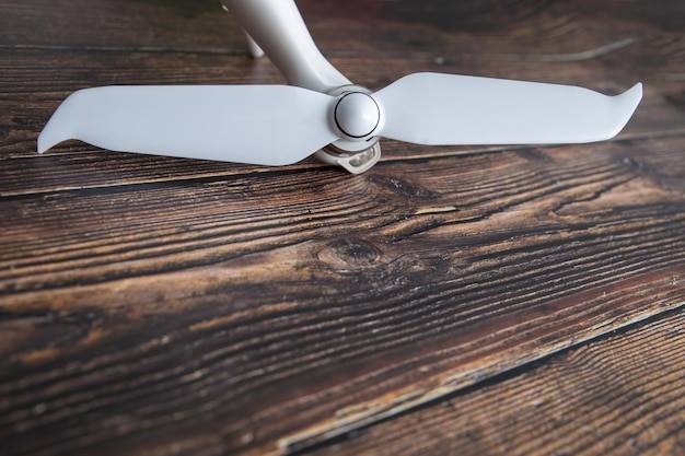 Jak zrobić wiatrak produkujący prąd do domu?