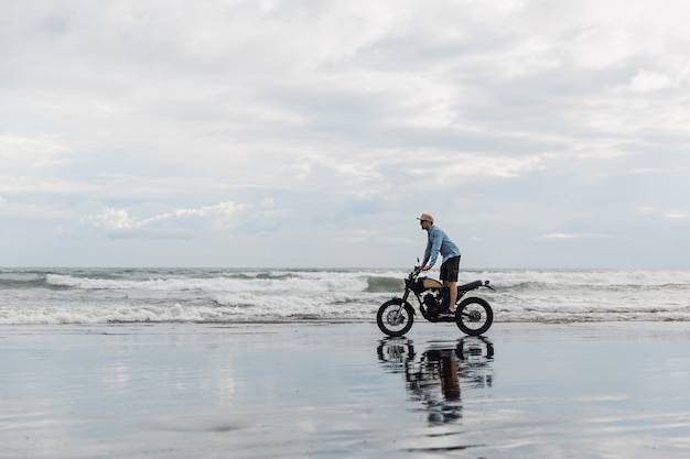 Skuter ile lat trzeba mieć, aby legalnie jeździć?