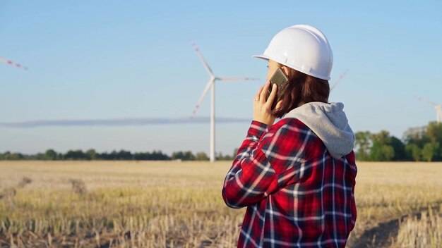 Wiatraki jak działają i co sprawia że wytwarzają prąd?