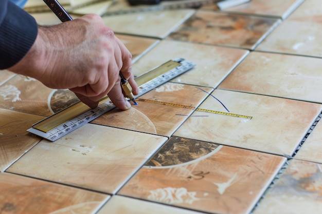 Ile płytek potrzeba na remont łazienki?