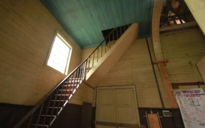 Jak obrobić schody strychowe i uzyskać estetyczne wykończenie?