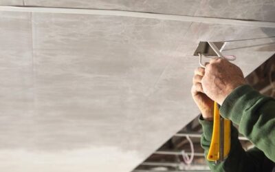 Jak przykleić płytki na sufit w domowych warunkach?