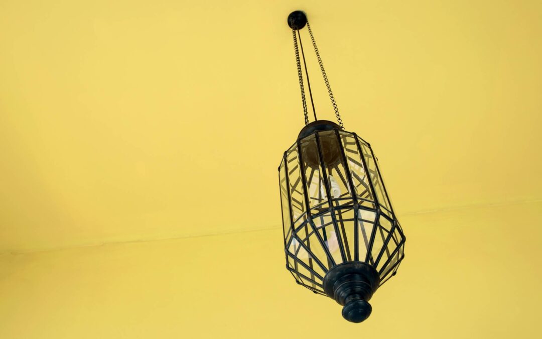 Co ile powinien być wieszak w suficie podwieszanym aby zapewnić trwałość?