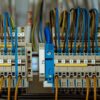 Jak kłaść instalację elektryczną w domu bez ryzyka i problemów?